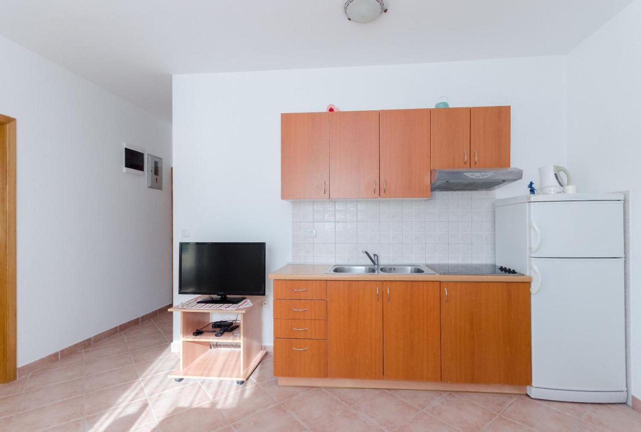 Apartments Alex Лопар Екстериор снимка
