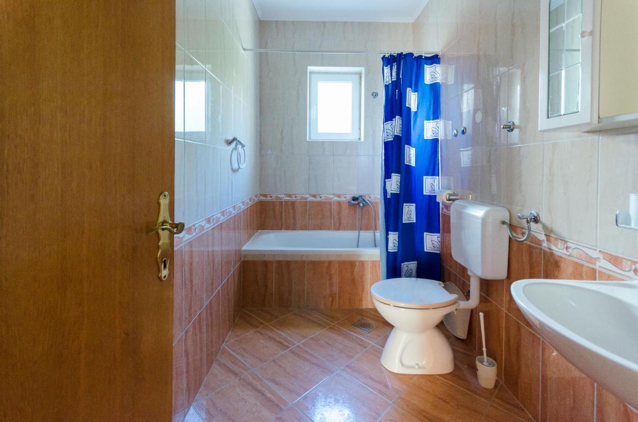 Apartments Alex Лопар Екстериор снимка