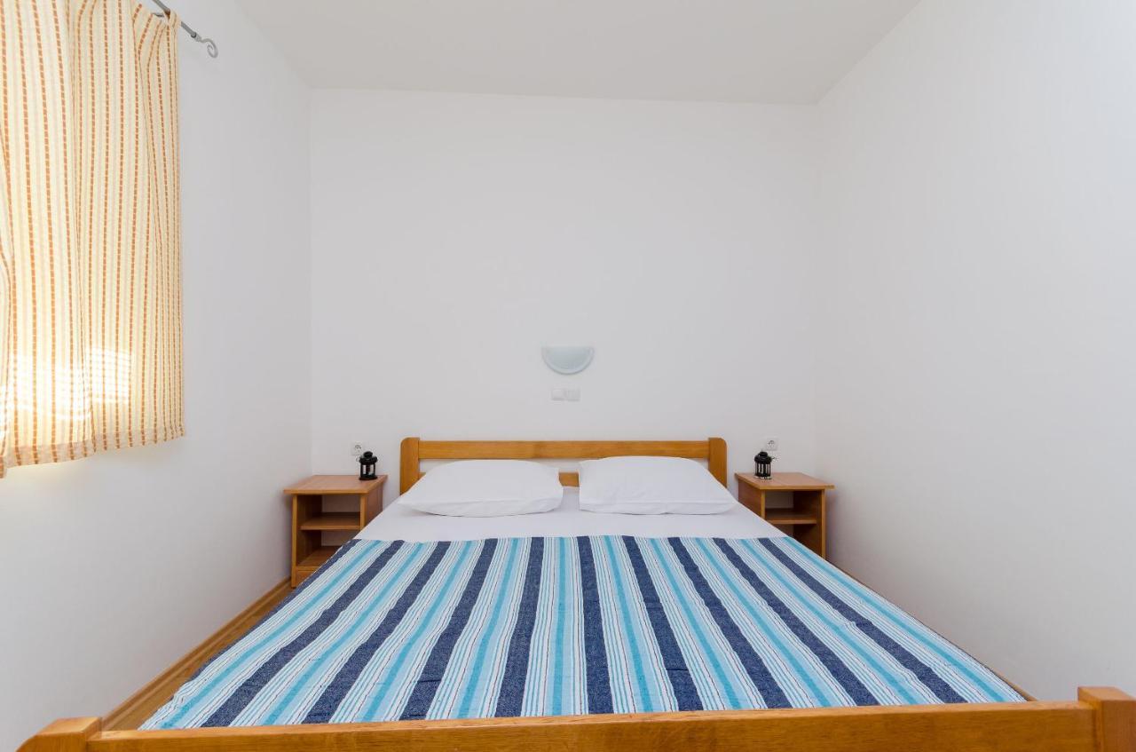 Apartments Alex Лопар Екстериор снимка